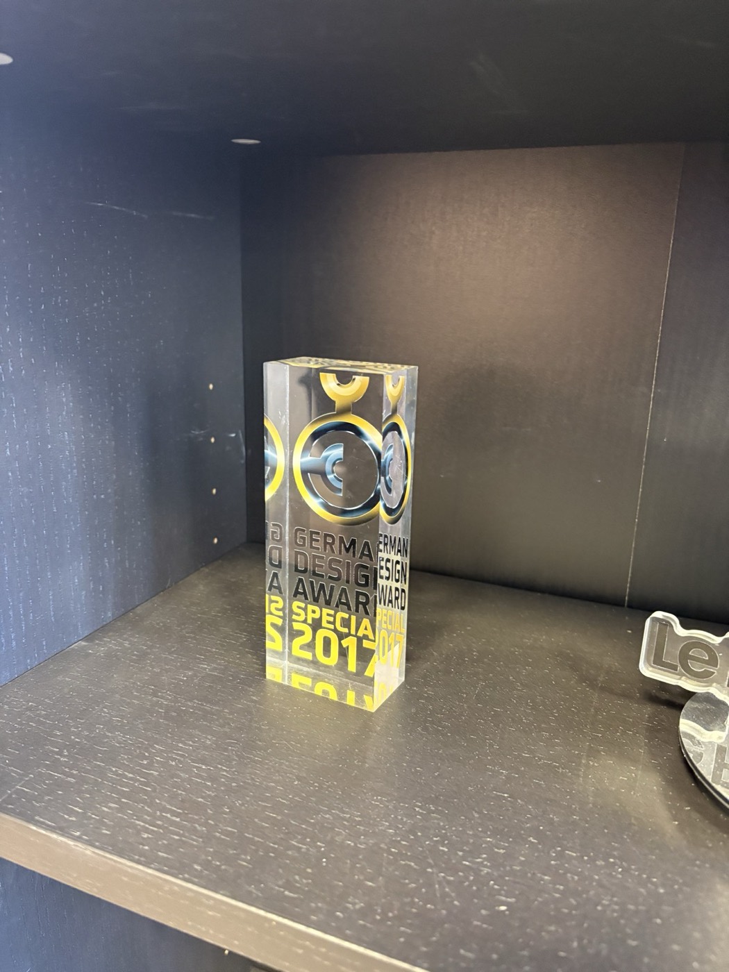 Trophée en plexiglas gravé
