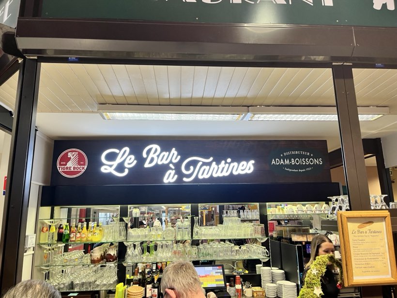 Enseigne lumineuse du Bar à Tartines, marché de Mulhouse
