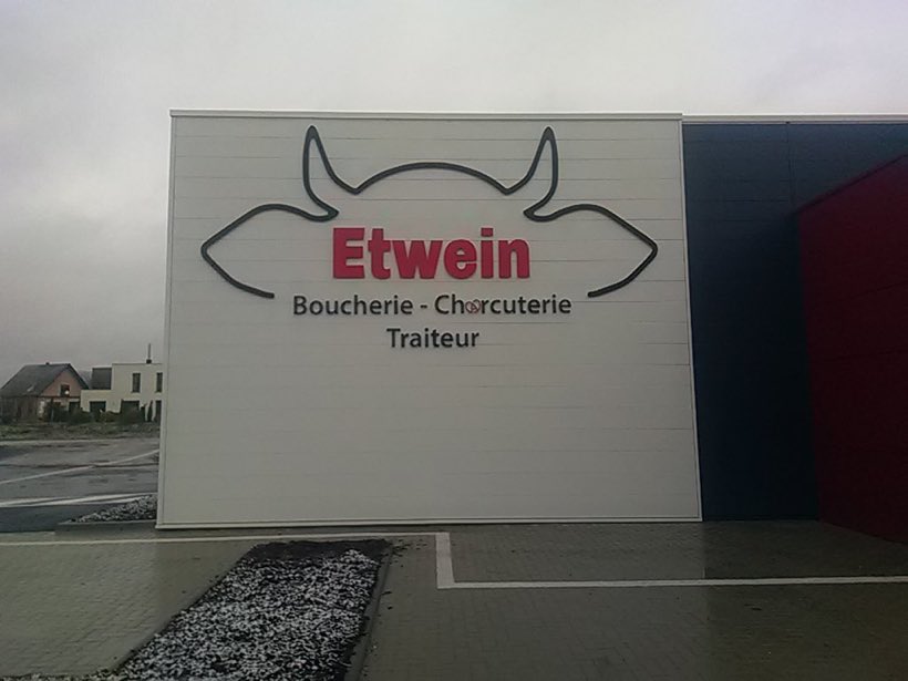 Boucherie Etwein, Lettres relief et logo découpé