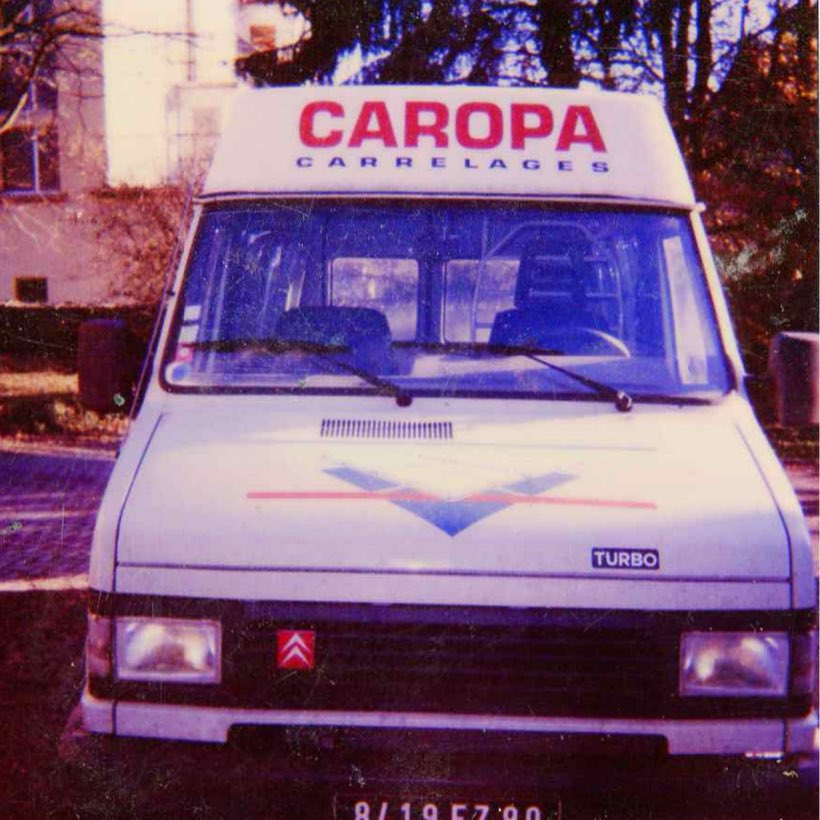 Caropa Carrelages, Fourgon lettré, face avant