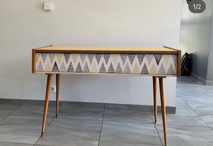 La console relookée, Adhésif décoratif sur meuble