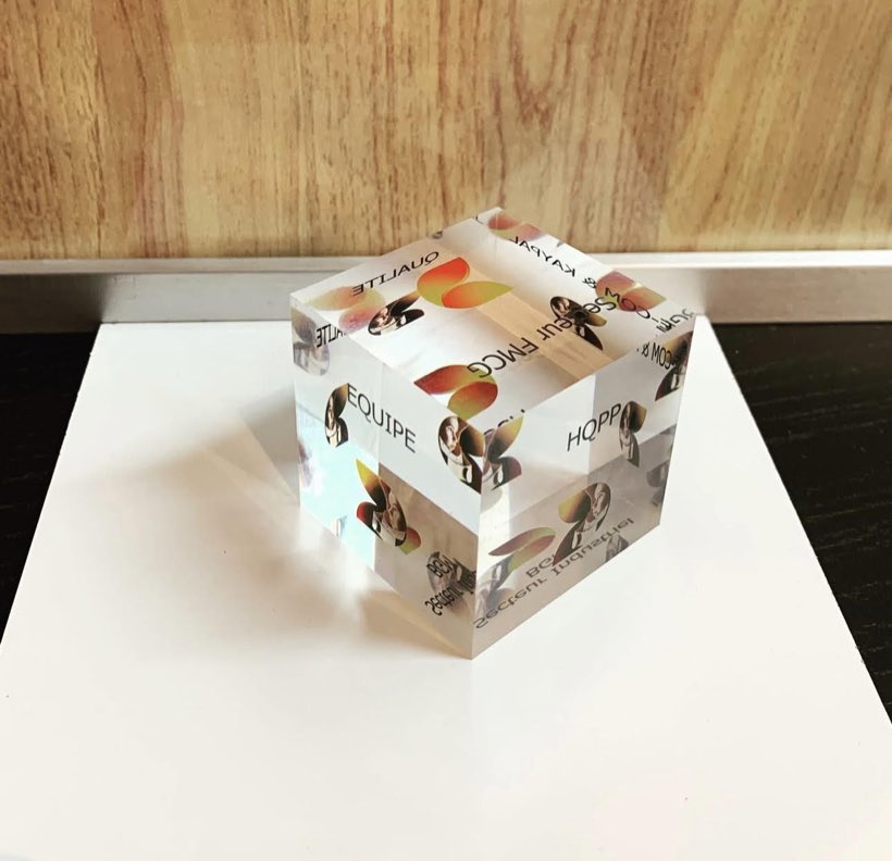 Le cube photo, Impression sur plexiglas massif
