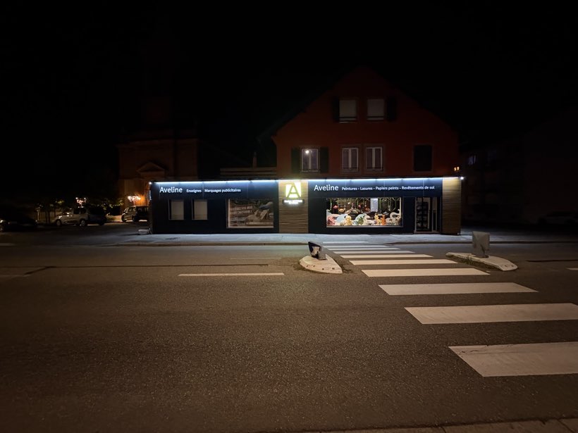La façade, la nuit, Enseignes de la maison, Bitschwiller-lès-Thann