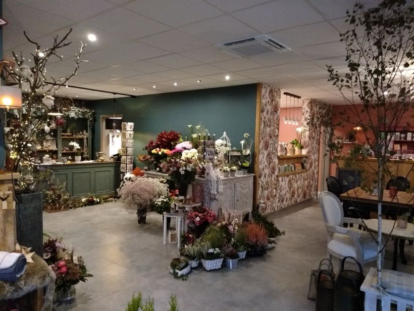 Le fleuriste, vue large, Peinture, papiers peints et sol