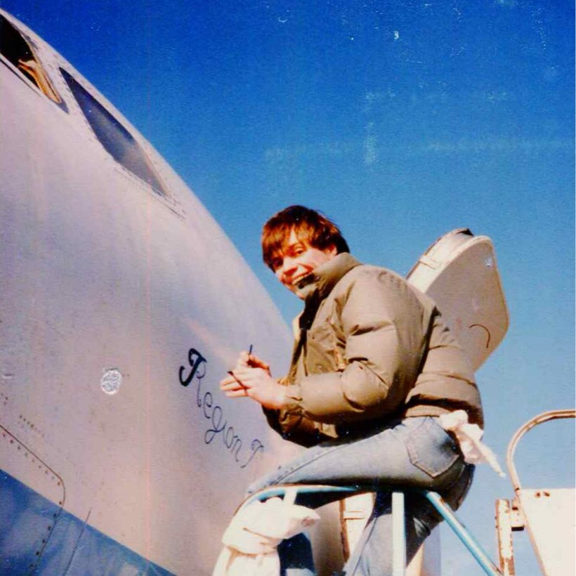 Le nom sur le fuselage, Lettrage à la main, avion de plaisance