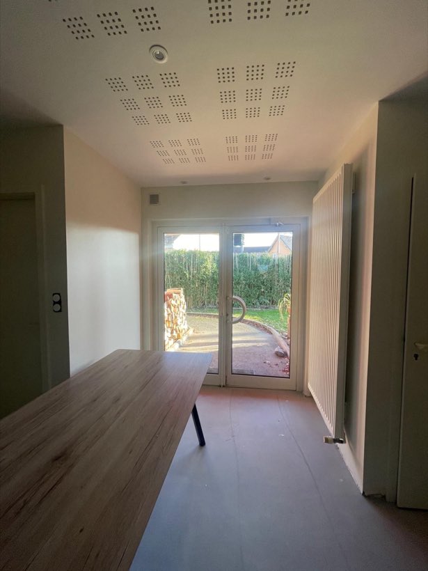 Pièce blanche, plafond acoustique, Peinture murs et plafond
