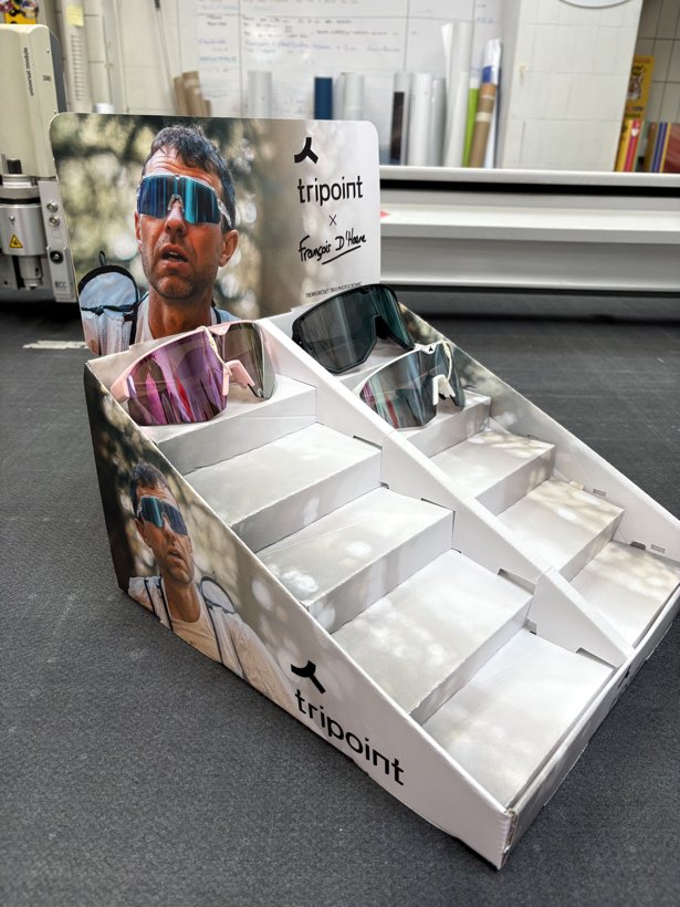Tripoint, Présentoir lunettes en carton