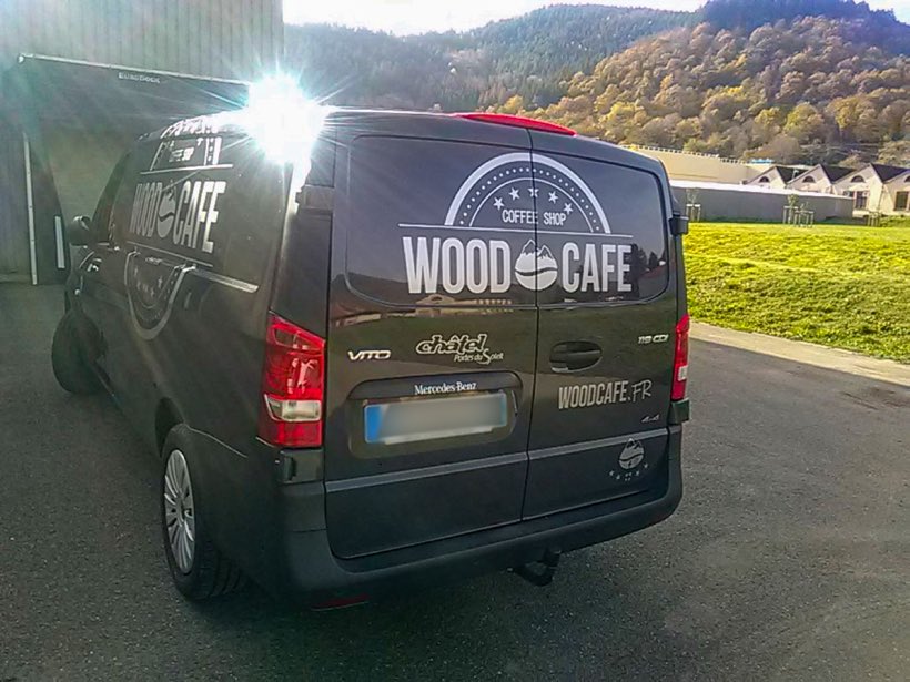 Wood Café, l'arrière, Covering complet