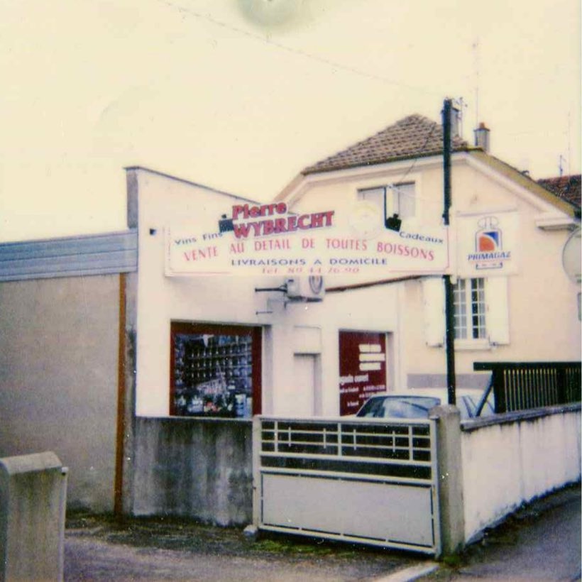 Wybrecht, toutes boissons, Enseigne bandeau peinte sur façade