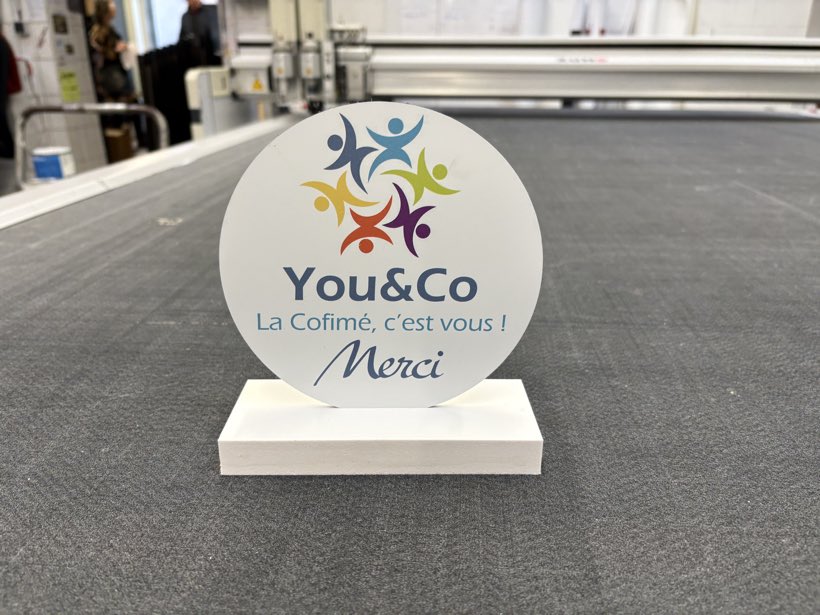 You&Co, Trophée rond sur socle